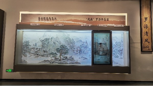 解析滑軌屏的出現(xiàn)比傳統(tǒng)展有什么優(yōu)勢(shì)？